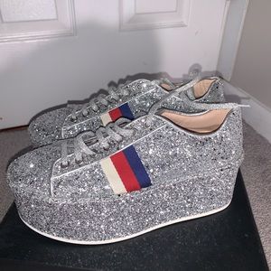 GUCCI
Glitter Peggy Platform Sneakers 39 Argento
